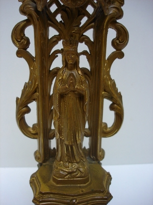 Antiek bronzen capelletje met madonna